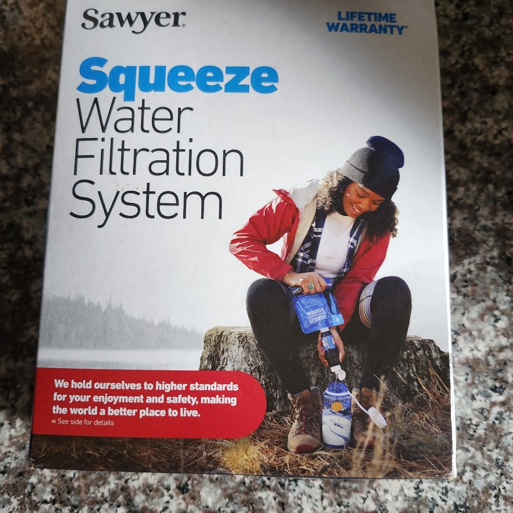 Sawyer SQUEEZE WATER FILTRATION SYSTEM 2 Pouches, Drinking Straw TRAVEL CAMPING